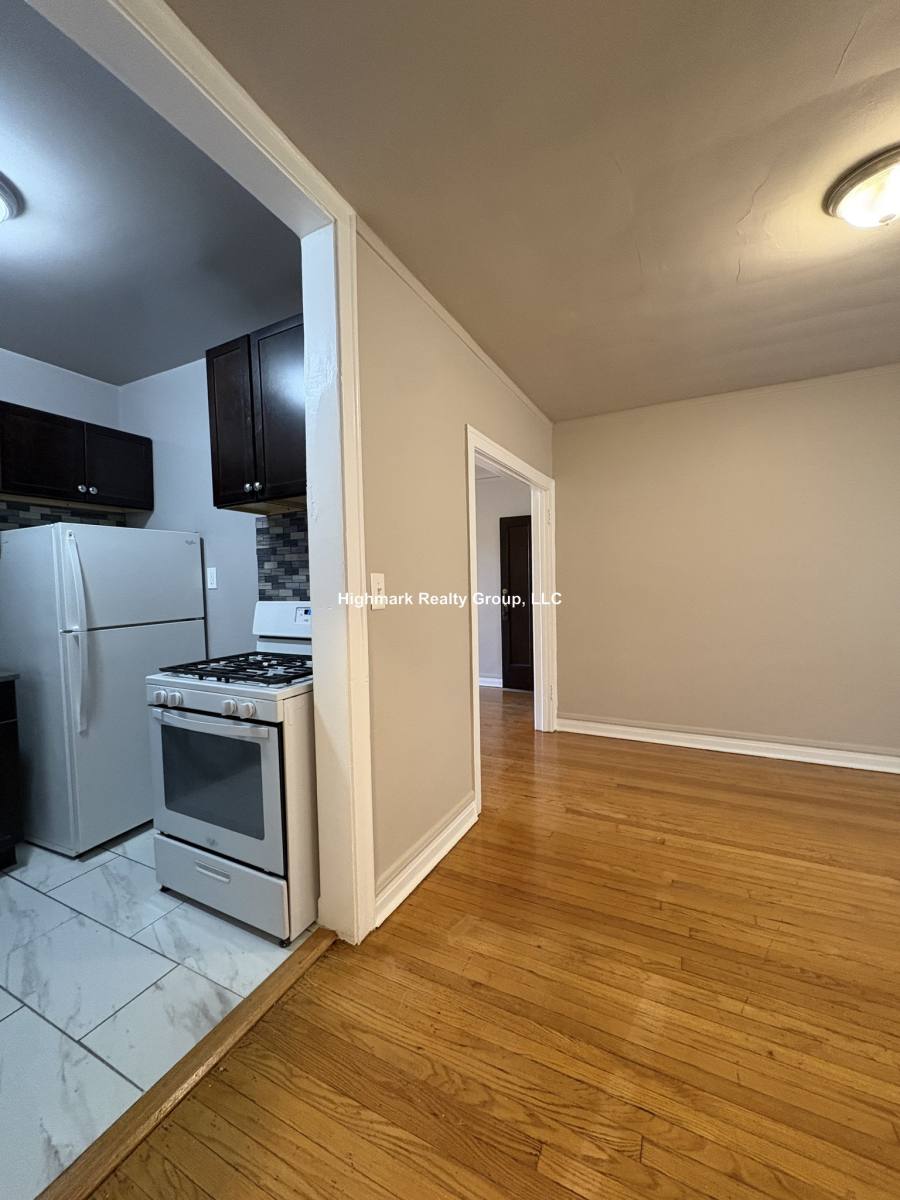 Apartment for rent at 4259 W Addison St #4, Chicago, IL 60641
