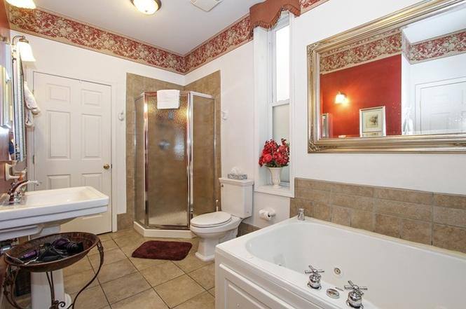 Apartment for rent at 1252 N Greenview Ave #1, Chicago, IL 60642