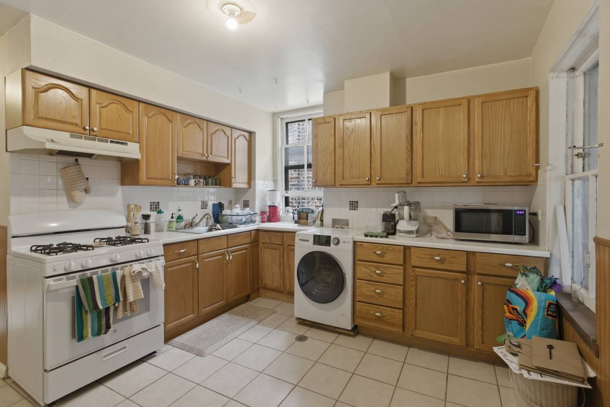 Apartment for rent at 1931 W Evergreen Ave #3, Chicago, IL 60622