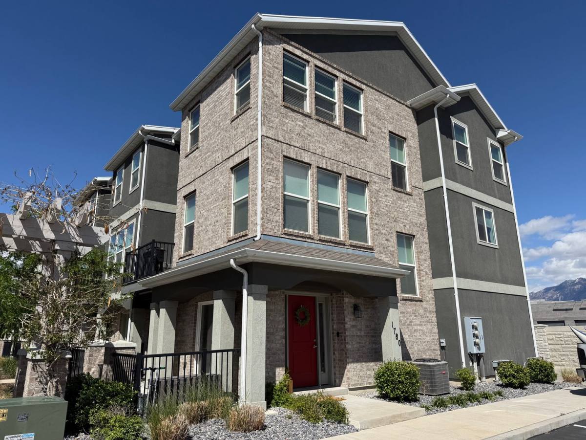 Townhouse for rent at 1780 W Torlundy, Riverton, UT 84065