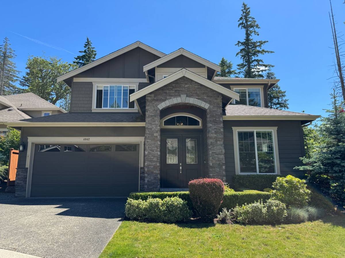House for rent at 4942 229th Ave SE, Issaquah, WA 98029