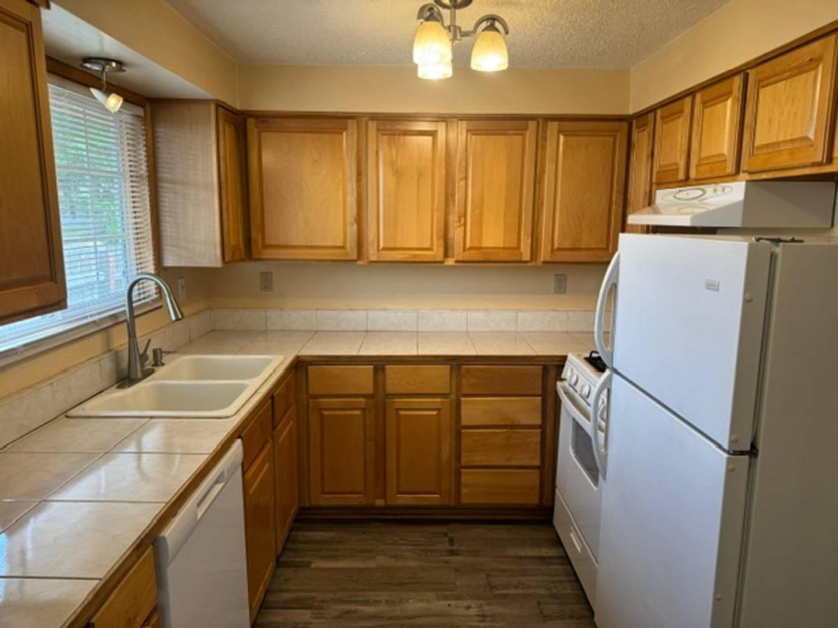 Apartment for rent at 848 Olympic Ave, Medford, OR 97504