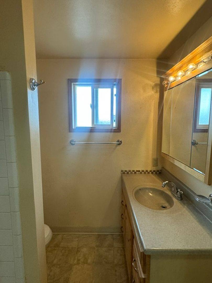 Apartment for rent at 848 Olympic Ave, Medford, OR 97504