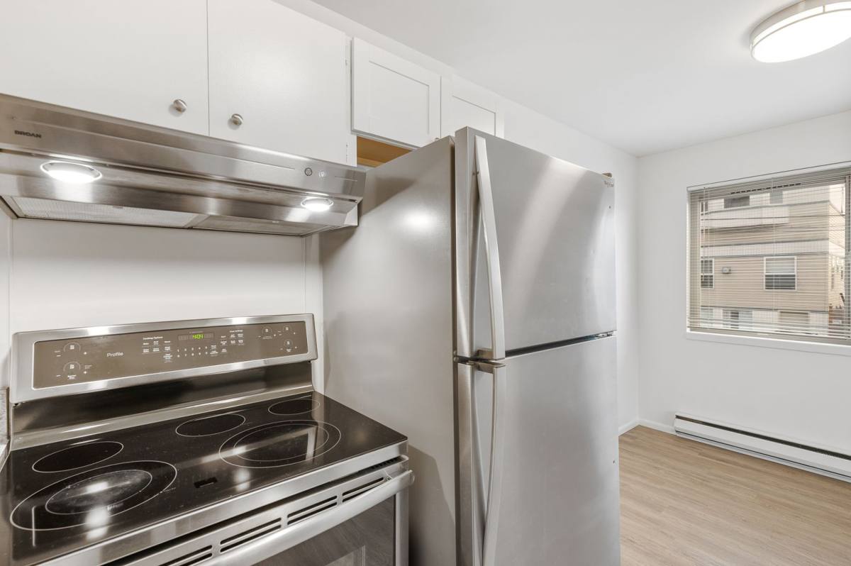 Apartment for rent at 5502 29th Ave NE, Seattle, WA 98105