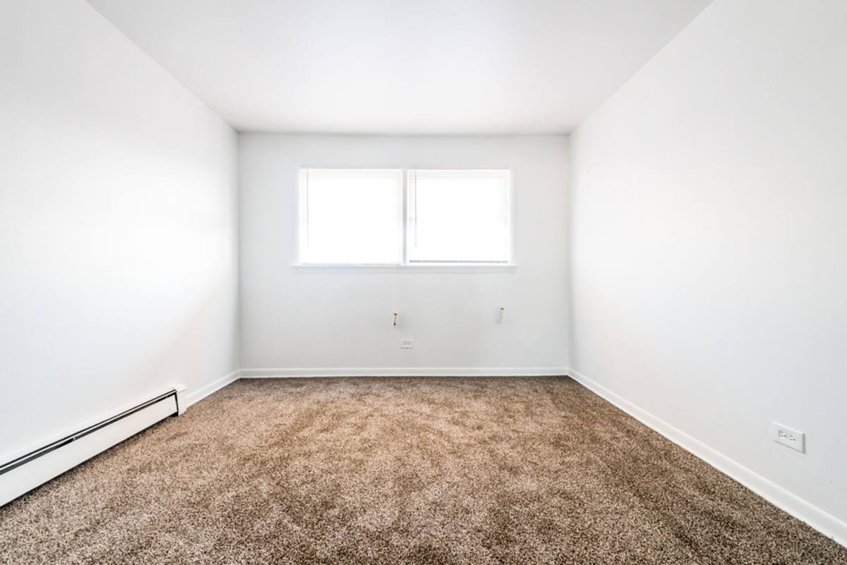 Apartment for rent at 1121-1125 W 127th, Riverdale, IL 60827