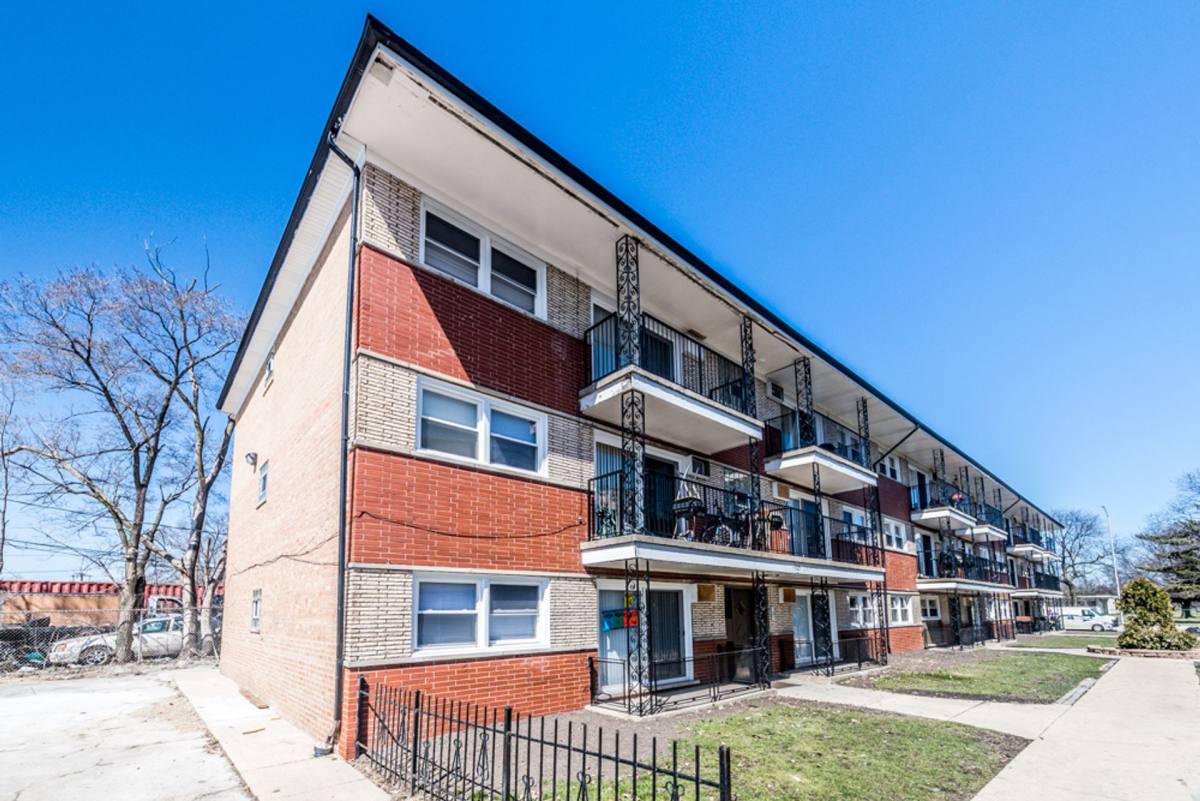 Apartment for rent at 1121-1125 W 127th, Riverdale, IL 60827