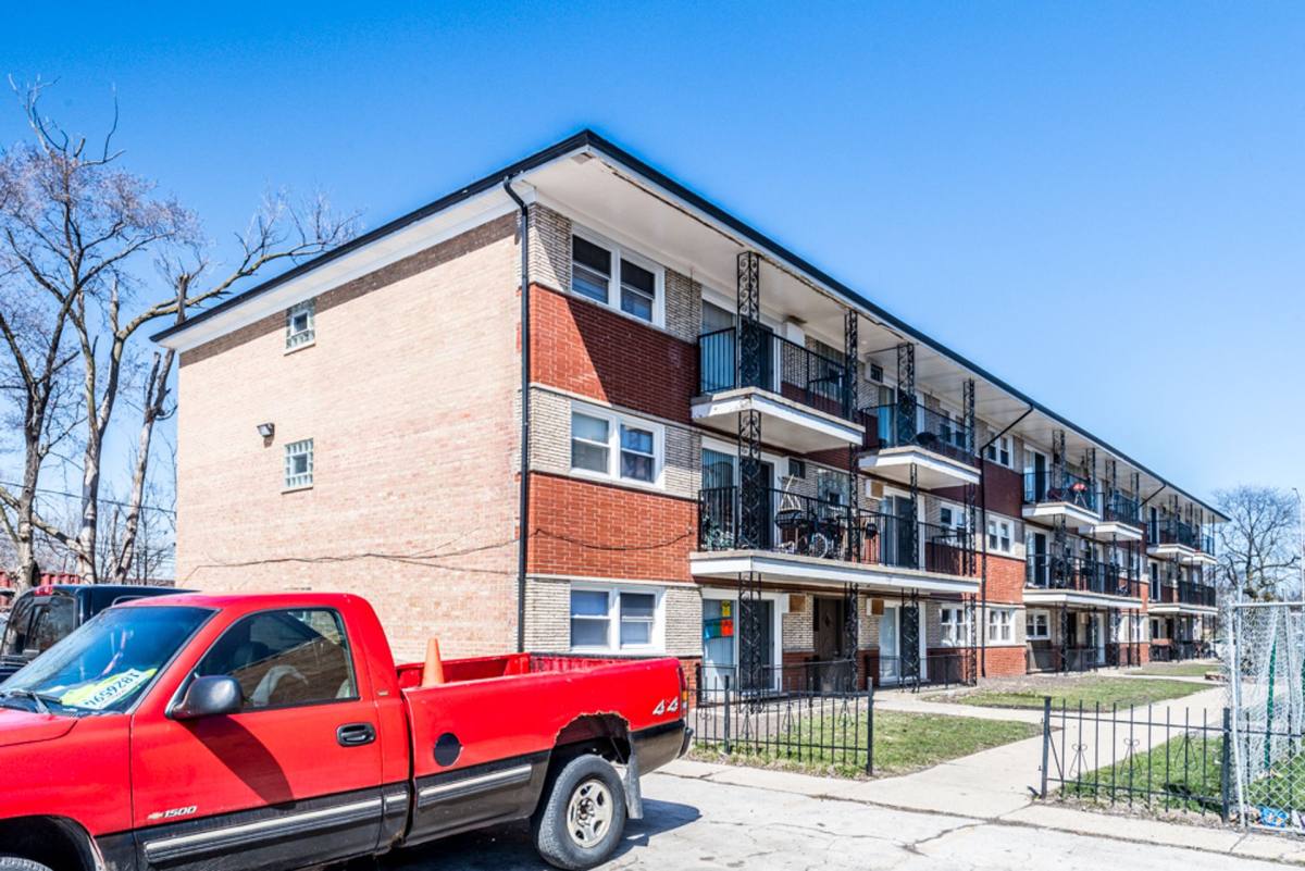 Apartment for rent at 1121-1125 W 127th, Riverdale, IL 60827