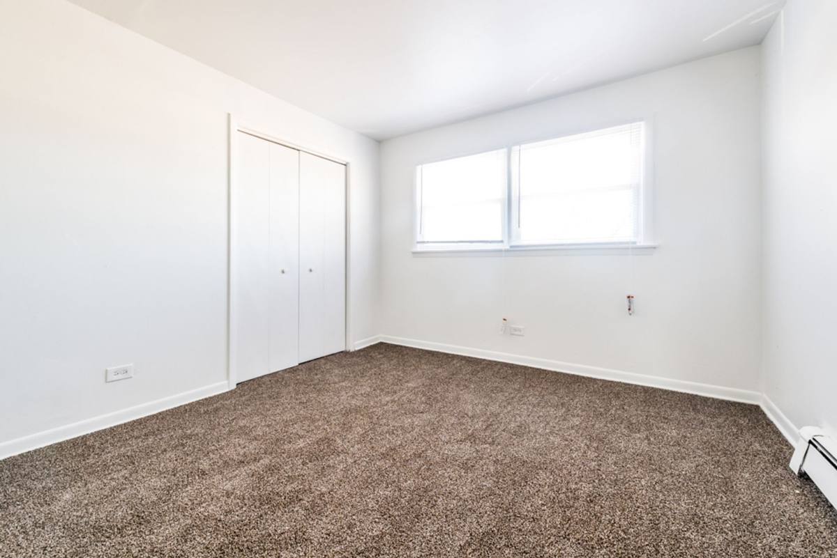 Apartment for rent at 1121-1125 W 127th, Riverdale, IL 60827