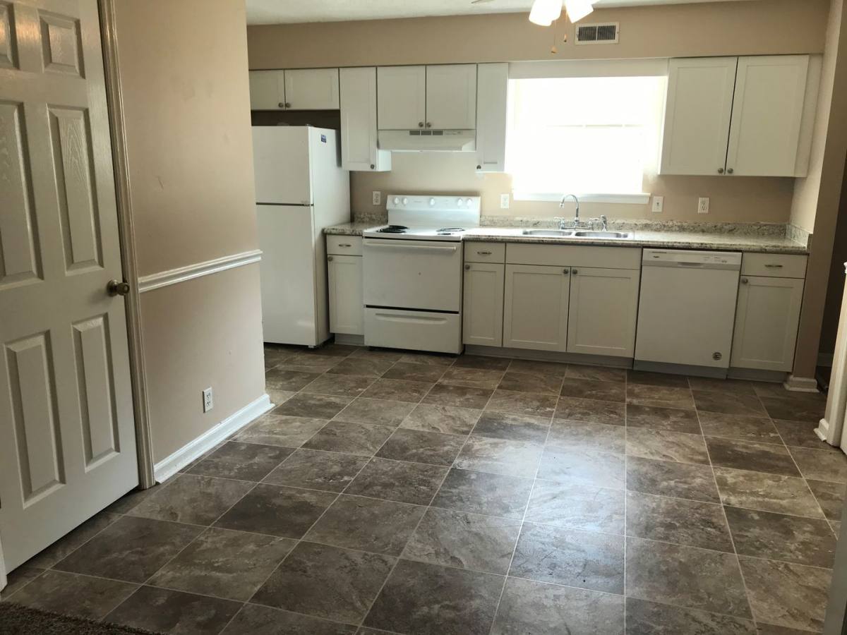 Apartment for rent at 2563B Carriage Dr, Murfreesboro, TN 37128