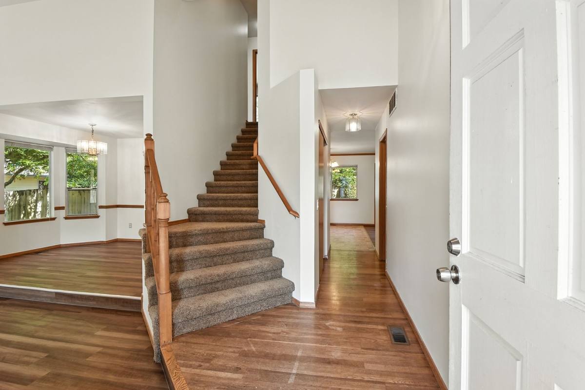 House for rent at 13014 NE 101st Place, Kirkland, WA 98033