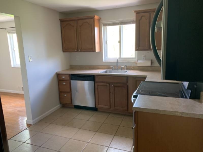 Townhouse for rent at 1521 Dunluce Dr, Pittsburgh, PA 15227
