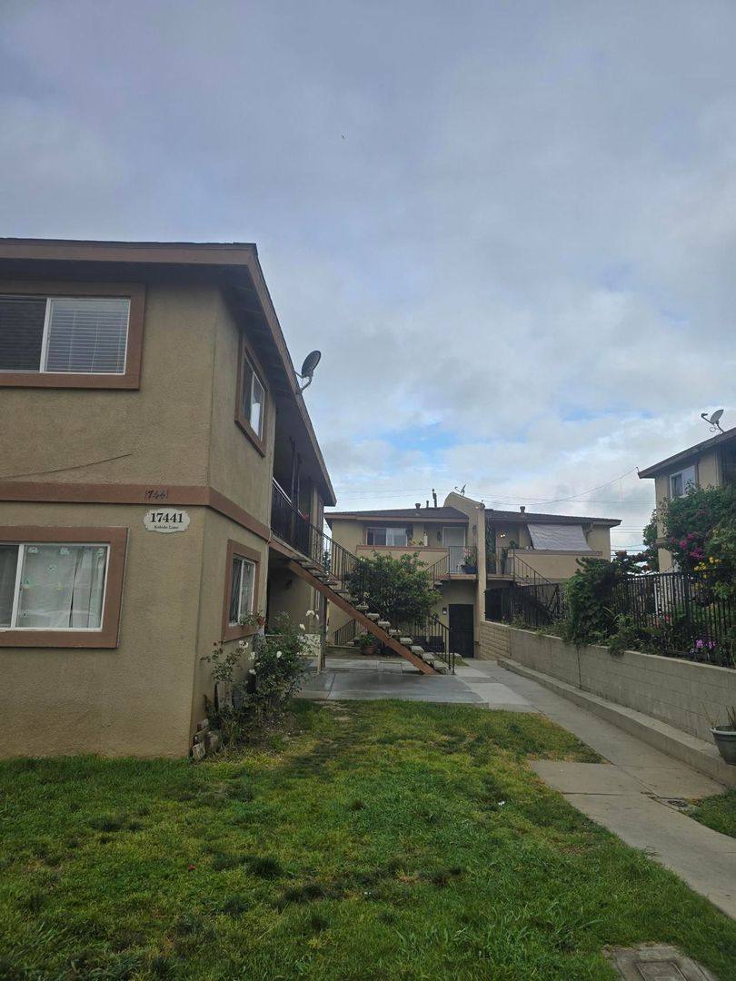 Apartment for rent at 17441 Koledo Lane, Huntington Beach, CA 92647