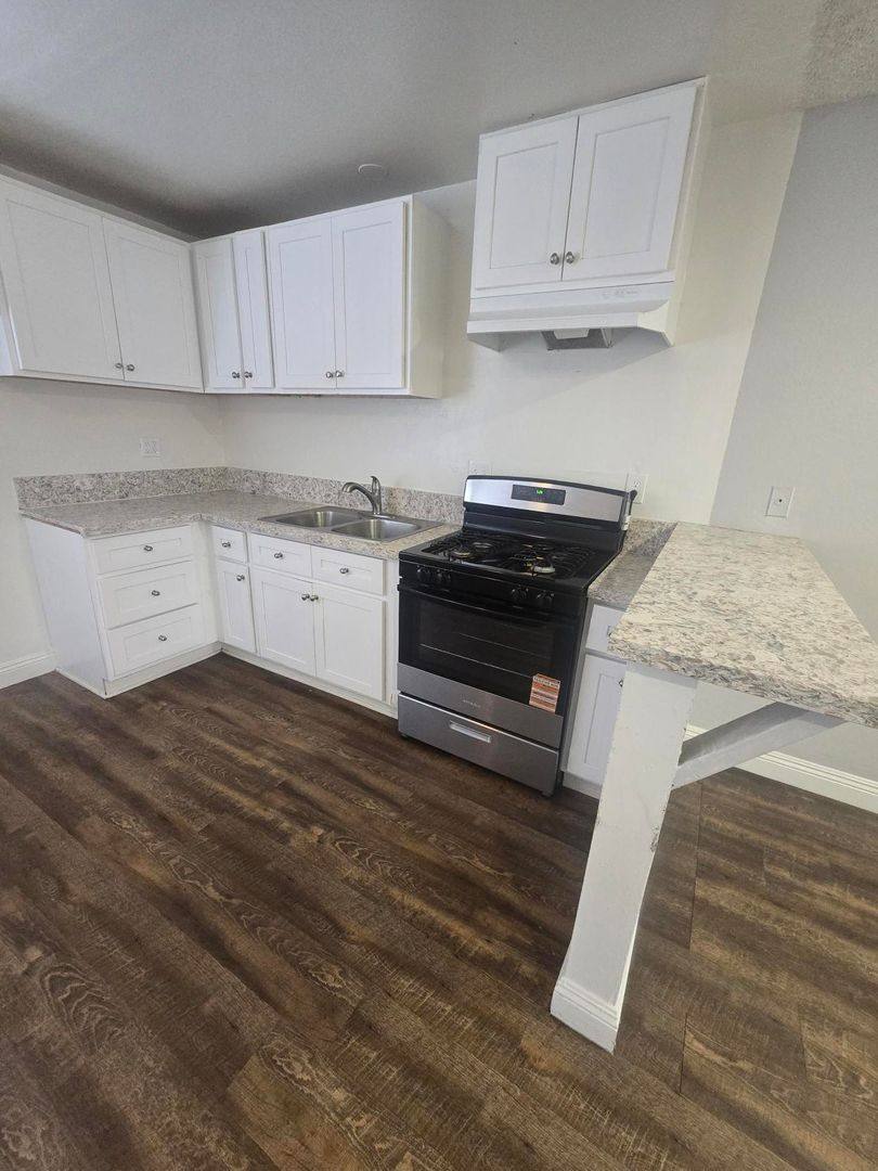 Apartment for rent at 17441 Koledo Lane, Huntington Beach, CA 92647