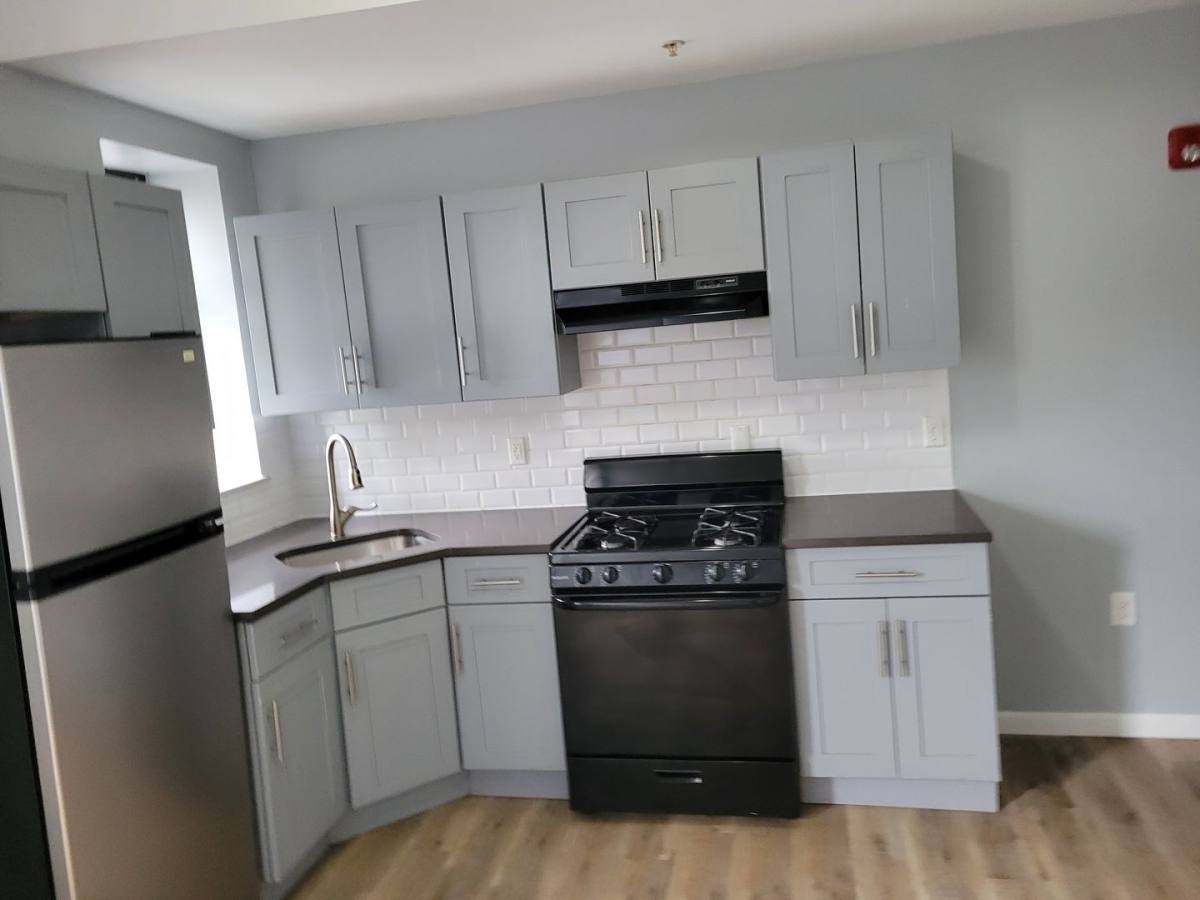 Apartment for rent at 68 Garside St, Newark, NJ 07104