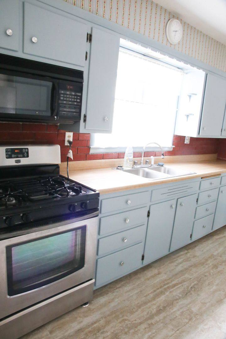 House for rent at 214 E Third St, Pella, IA 50219