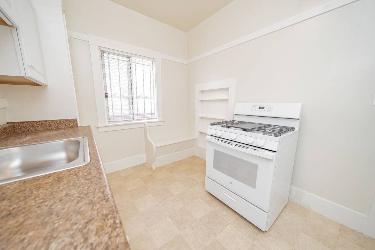 Apartment for rent at 4120 Emerald St, Oakland, CA 94609