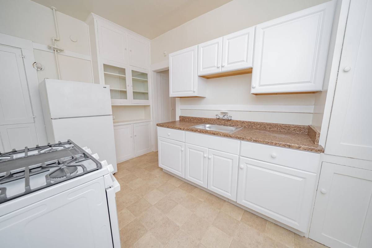Apartment for rent at 4120 Emerald St, Oakland, CA 94609