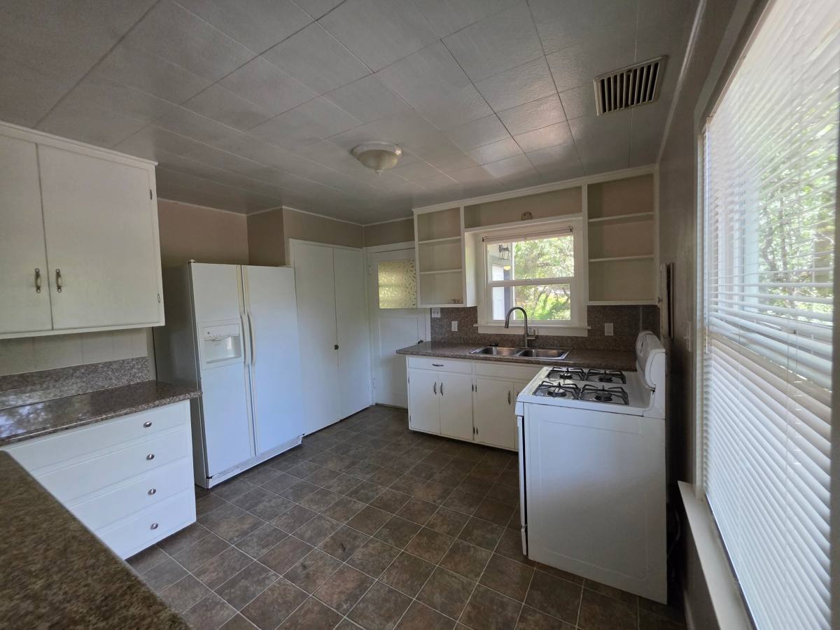 Apartment for rent at 16619 Old Stagecoach Rd, Applegate, CA 95703