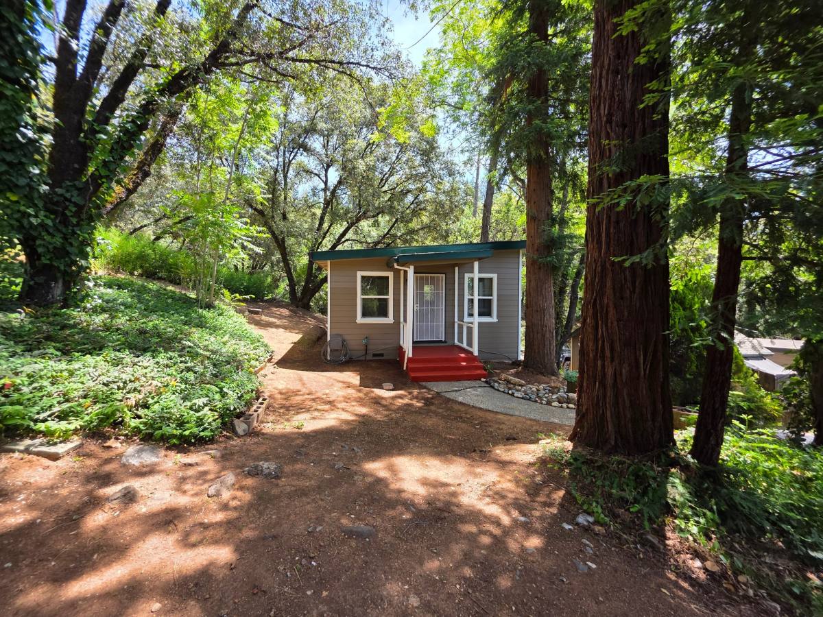 Apartment for rent at 16619 Old Stagecoach Rd, Applegate, CA 95703