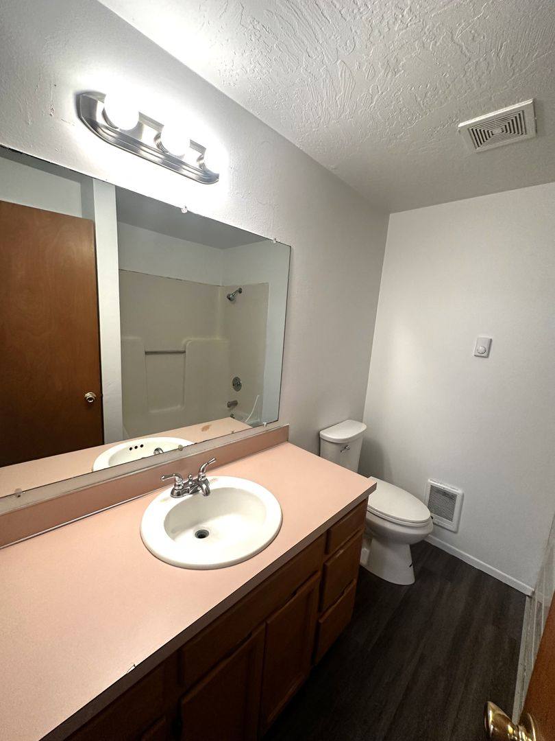 Townhouse for rent at 3682-3698 47th Ave NE, Salem, OR 97305