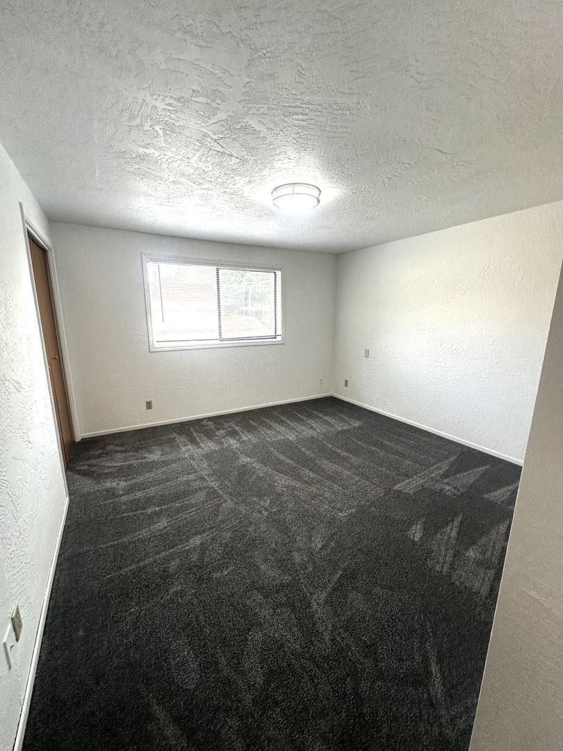 Townhouse for rent at 3682-3698 47th Ave NE, Salem, OR 97305