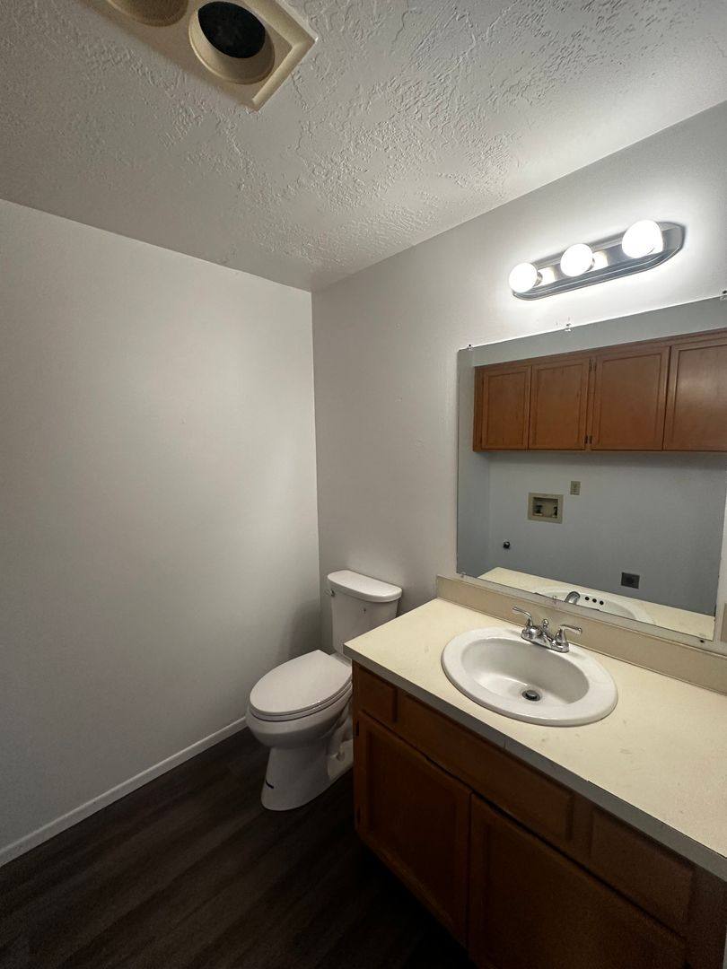 Townhouse for rent at 3682-3698 47th Ave NE, Salem, OR 97305