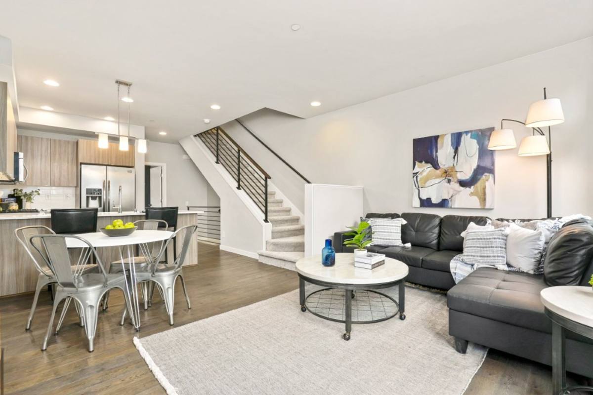 Townhouse for rent at 2041 NW Talus Dr, Issaquah, WA 98027