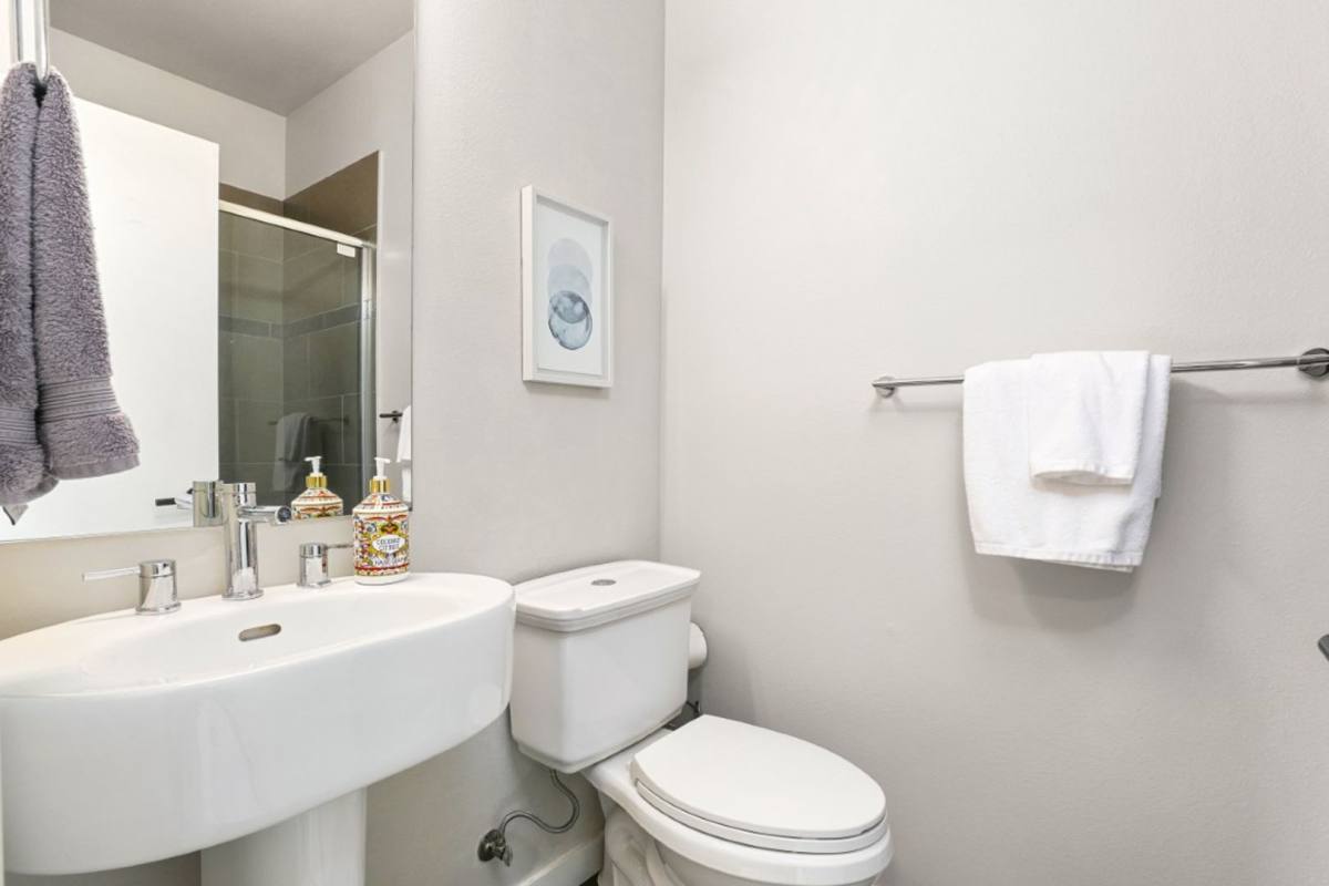 Townhouse for rent at 2041 NW Talus Dr, Issaquah, WA 98027