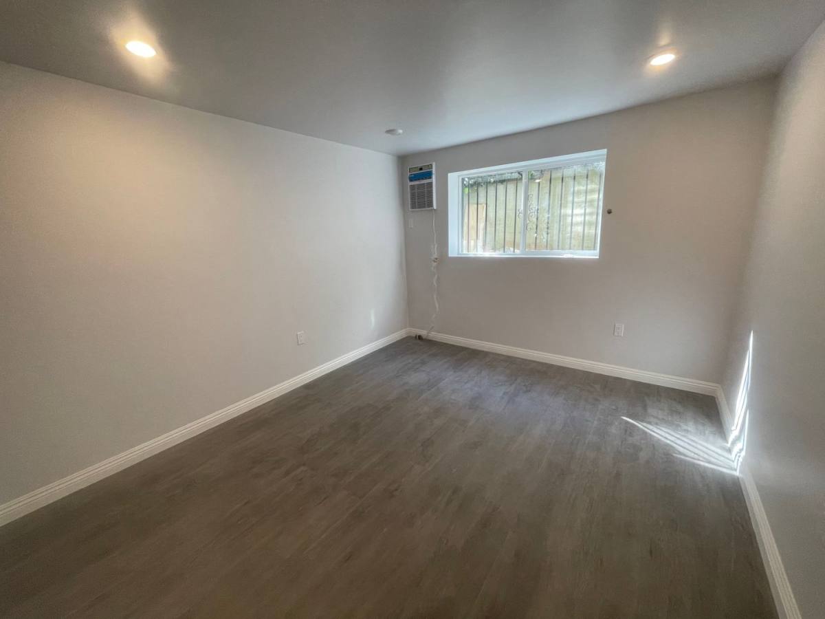 Apartment for rent at 1019 N Hayworth Ave, Los Angeles, CA 90046