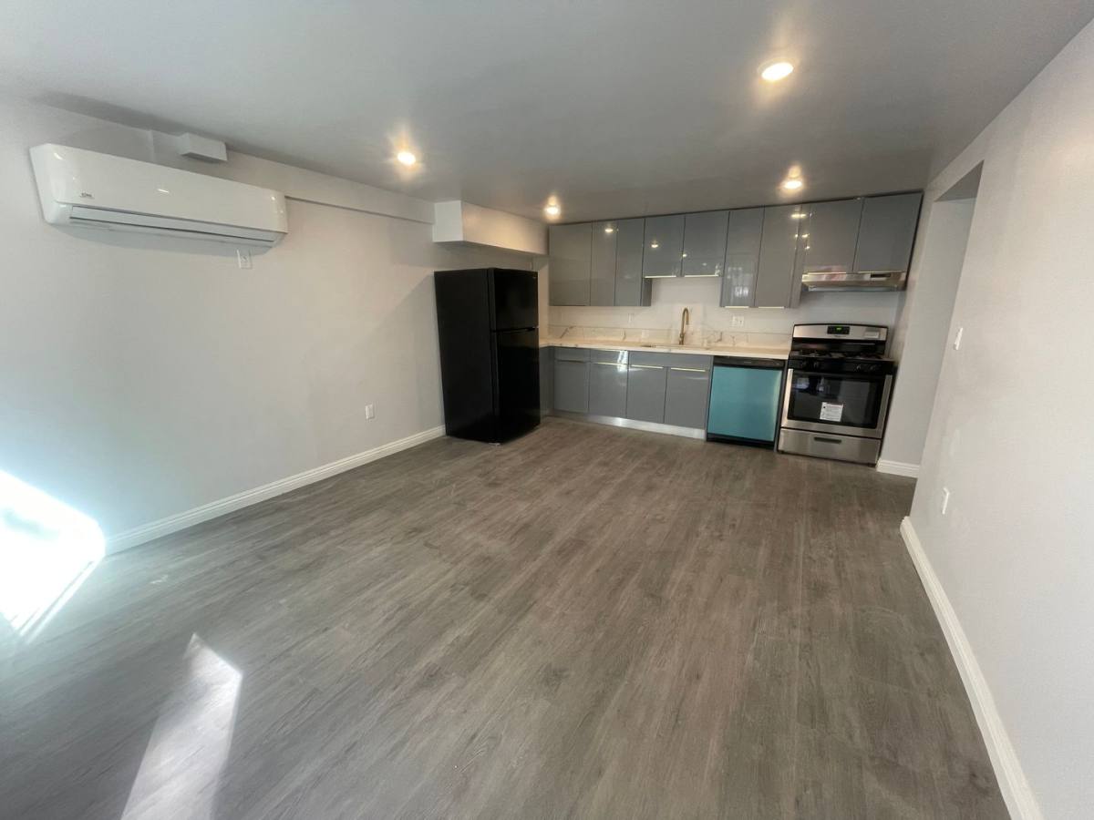 Apartment for rent at 1019 N Hayworth Ave, Los Angeles, CA 90046