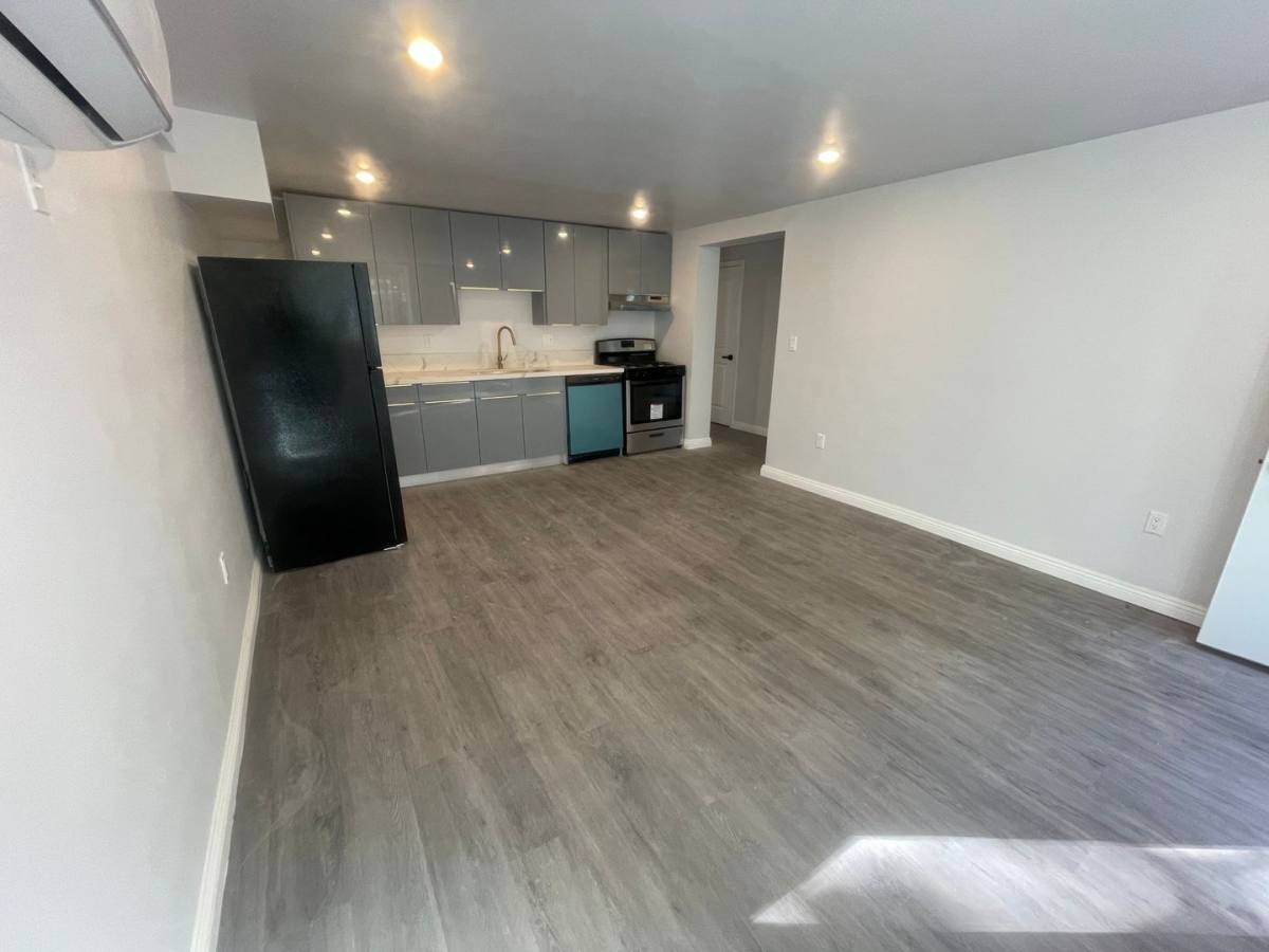 Apartment for rent at 1019 N Hayworth Ave, Los Angeles, CA 90046