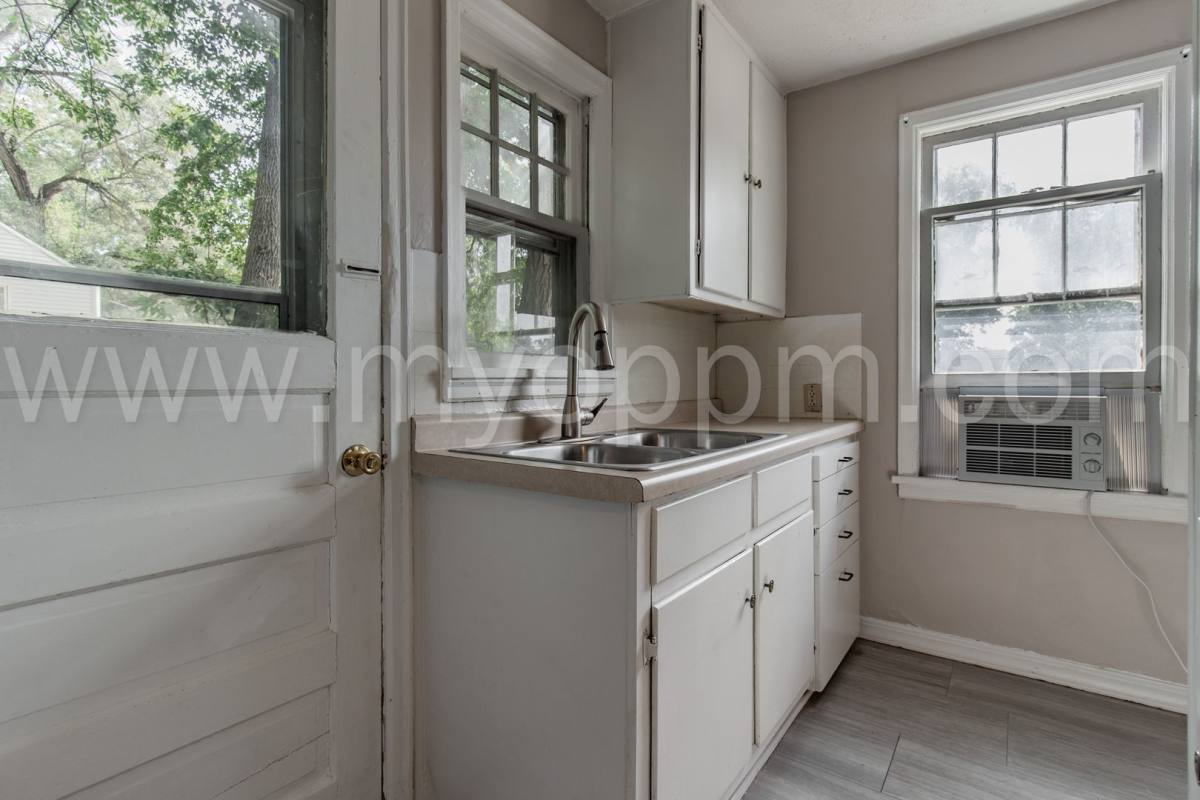 House for rent at 9 Martinview Rd, Bellevue, NE 68005