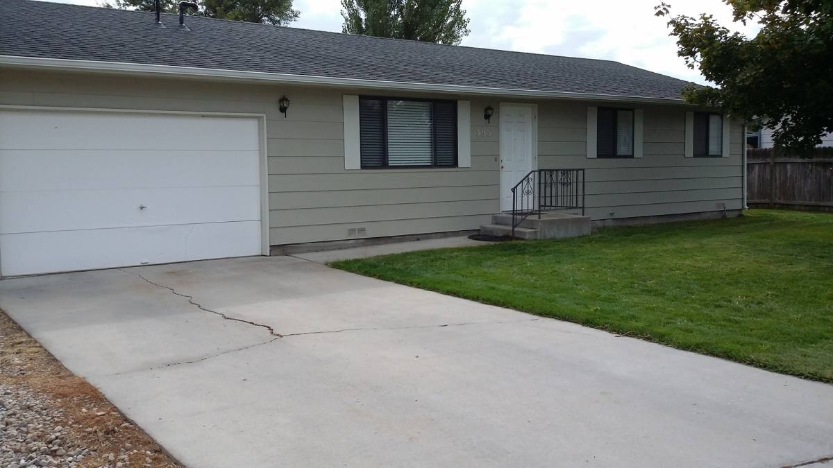House for rent at 395 W Cranmer Dr, Meridian, ID 83646