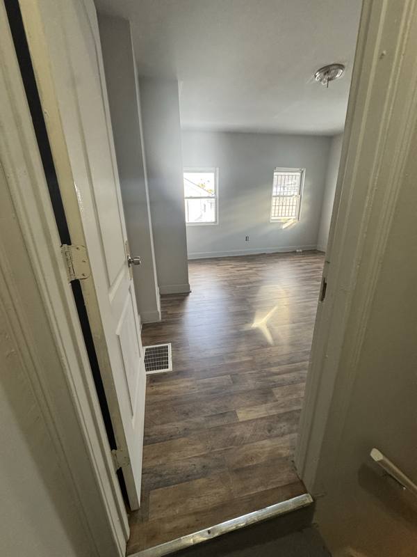 Apartment for rent at 43 1 2 Rodgers Ave #4, Columbus, OH 43222