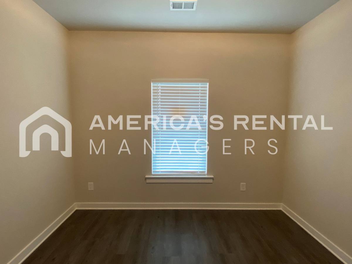House for rent at 510 Ridge View Circle, Jemison, AL 35085