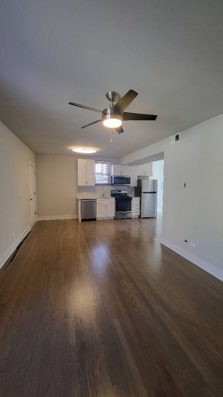 Apartment for rent at 6416 N Campbell #2R, Chicago, IL 60645