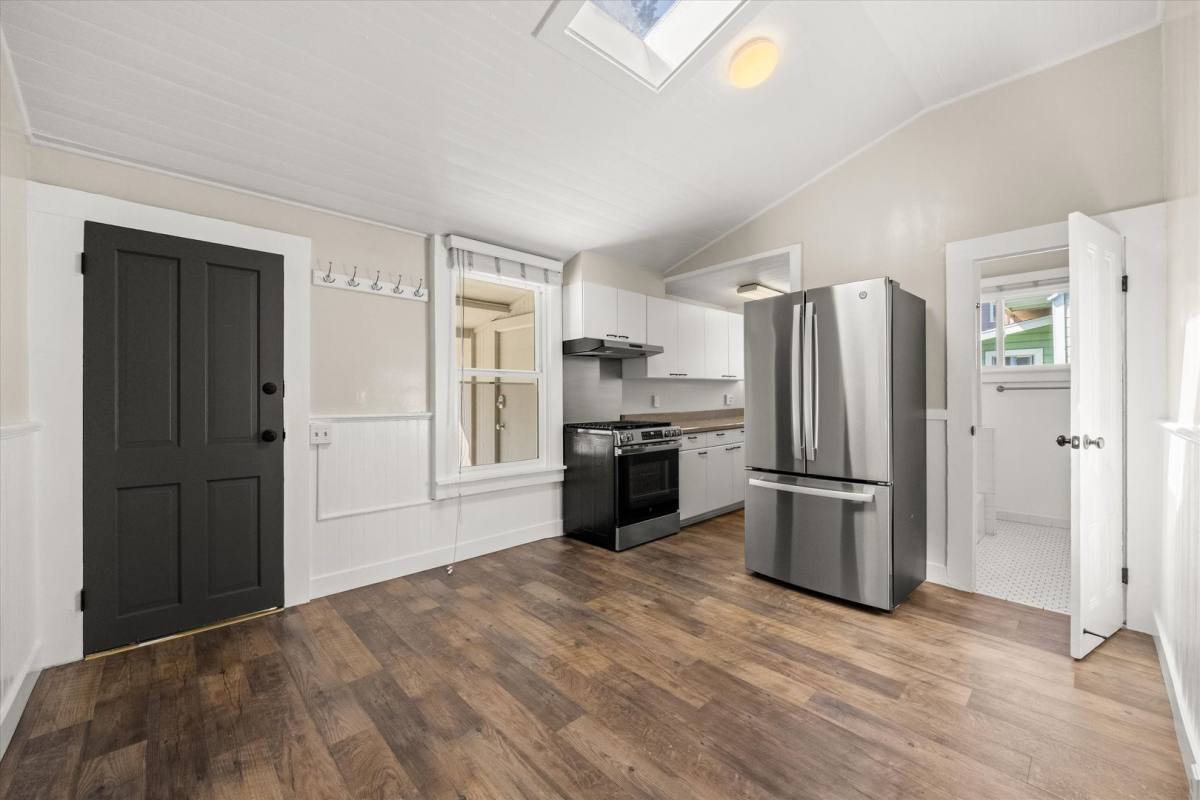 Apartment for rent at 320 - 322 W Sola St, Santa Barbara, CA 93101