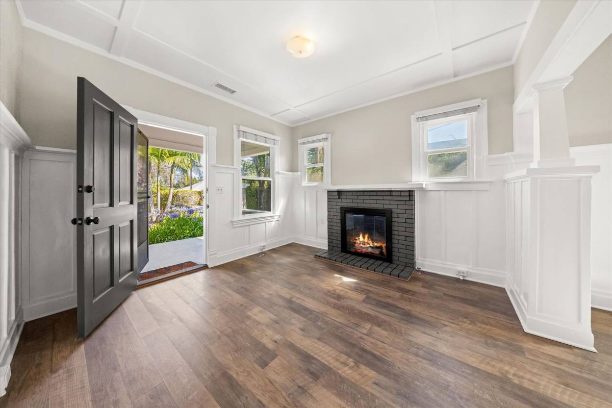 Apartment for rent at 320 - 322 W Sola St, Santa Barbara, CA 93101