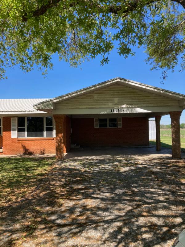 House for rent at 13738 La Highway 331 #A, Erath, LA 70533