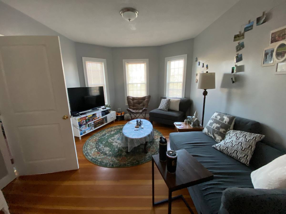 Apartment for rent at 824 Main St, Melrose, MA 02176