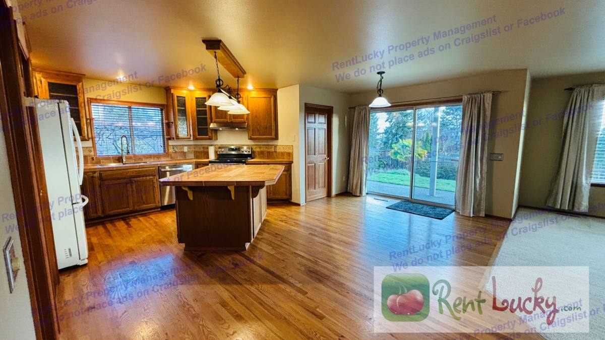 House for rent at 5216 Ridge Dr NE, Tacoma, WA 98422