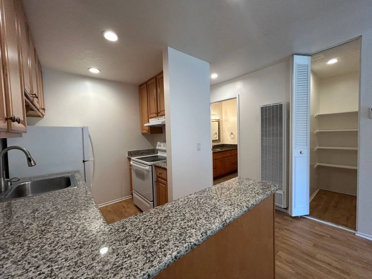 Condo for rent at 2562 Walnut Blvd, Walnut Creek, CA 94596