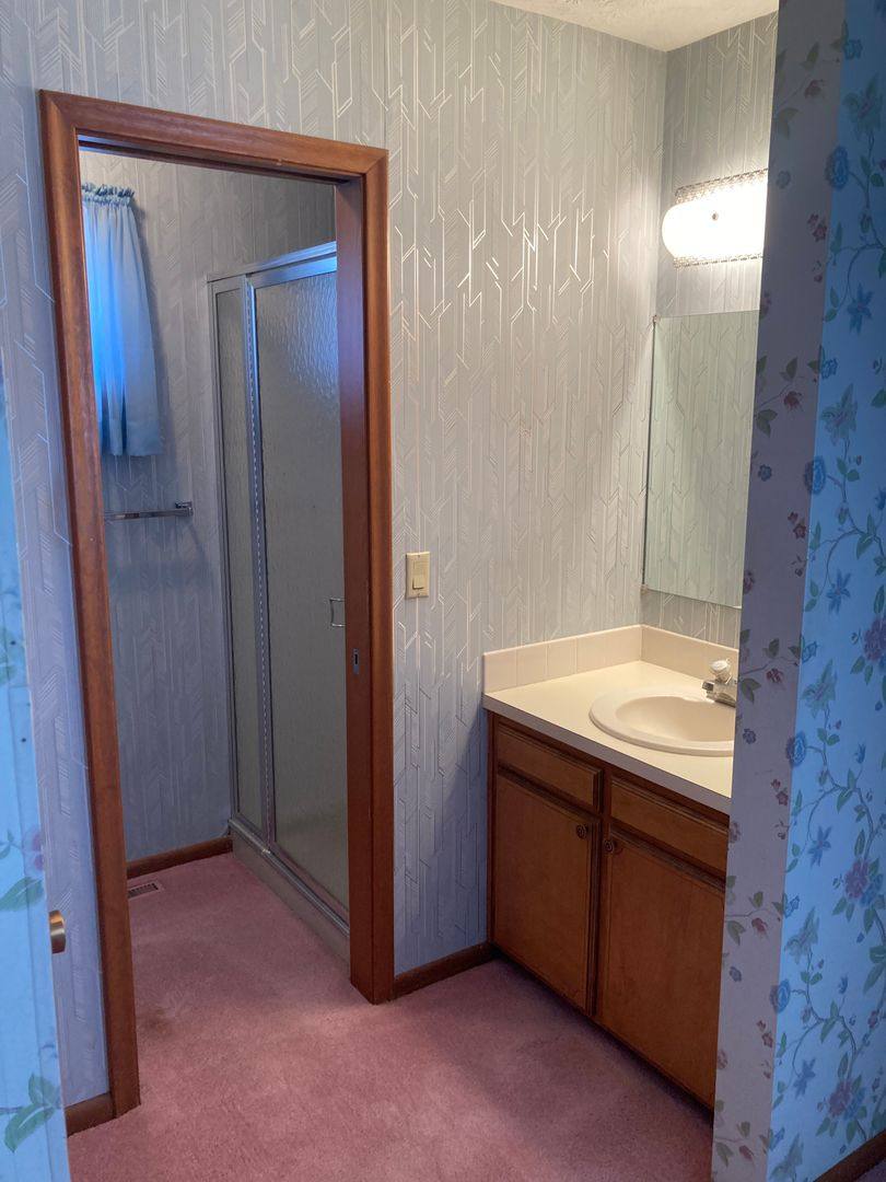 House for rent at 4924 Cresthaven Dr, Lincoln, NE 68516