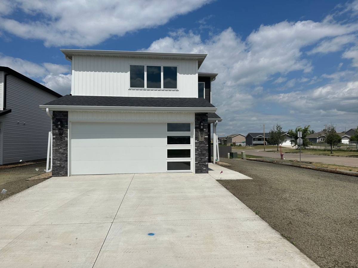 House for rent at 112 Marshall Loop, Bismarck, ND 58504