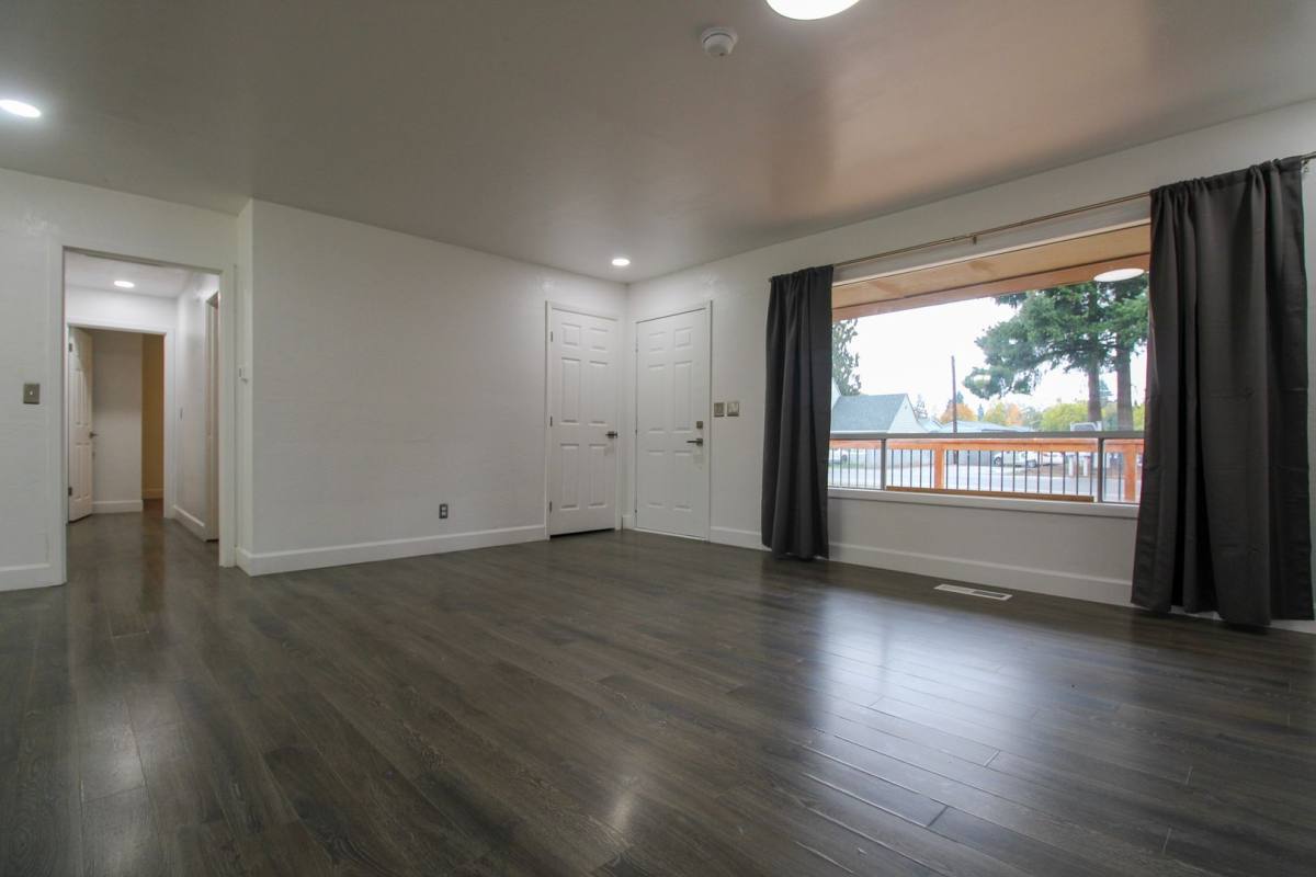 House for rent at 1170 Clearview Ave NE, Salem, OR 97303