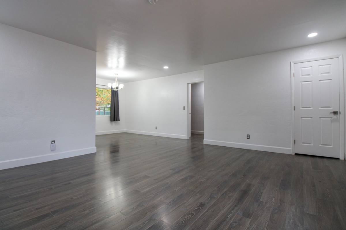 House for rent at 1170 Clearview Ave NE, Salem, OR 97303
