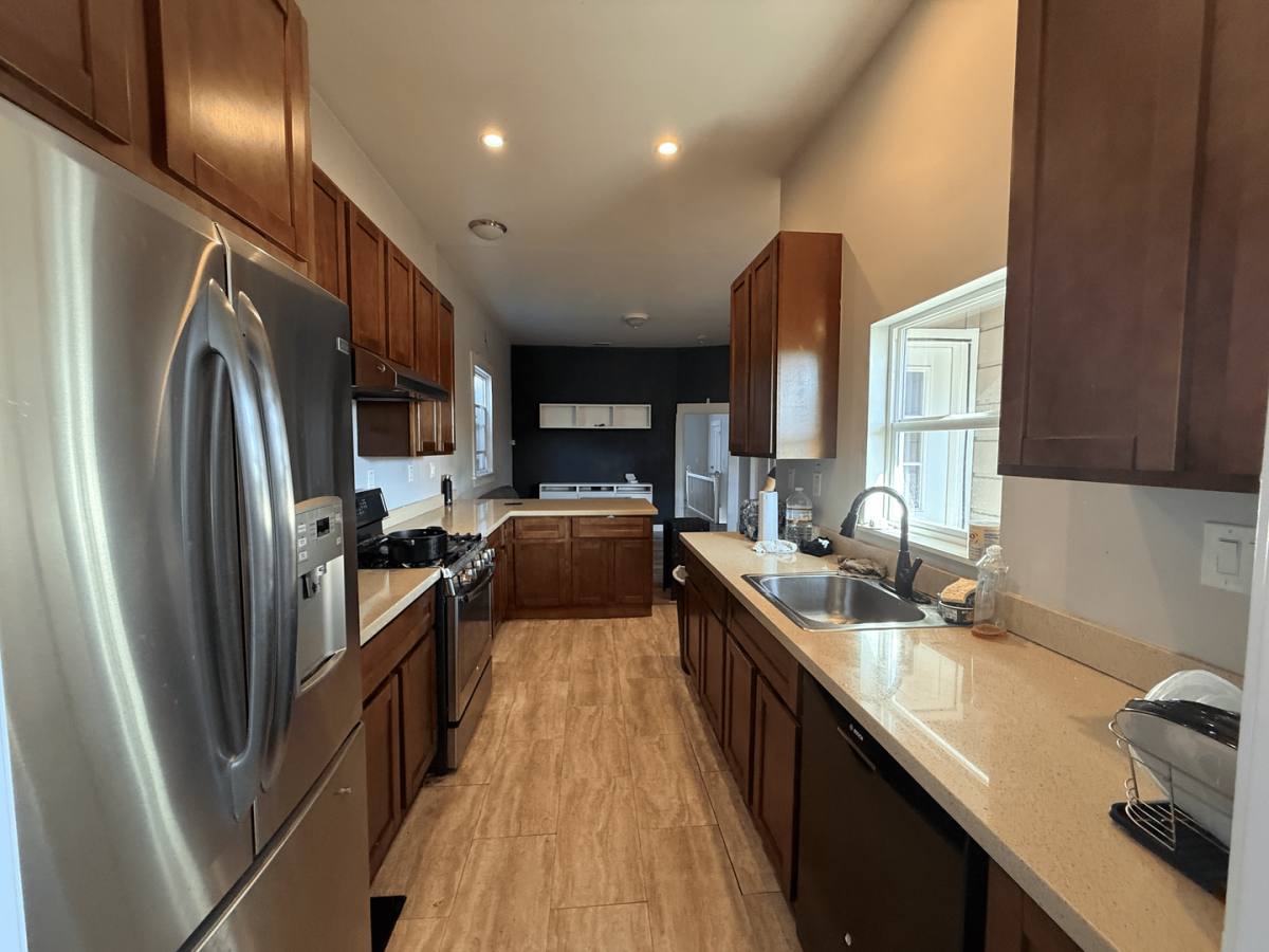 Apartment for rent at 2533 Filbert St, Oakland, CA 94607
