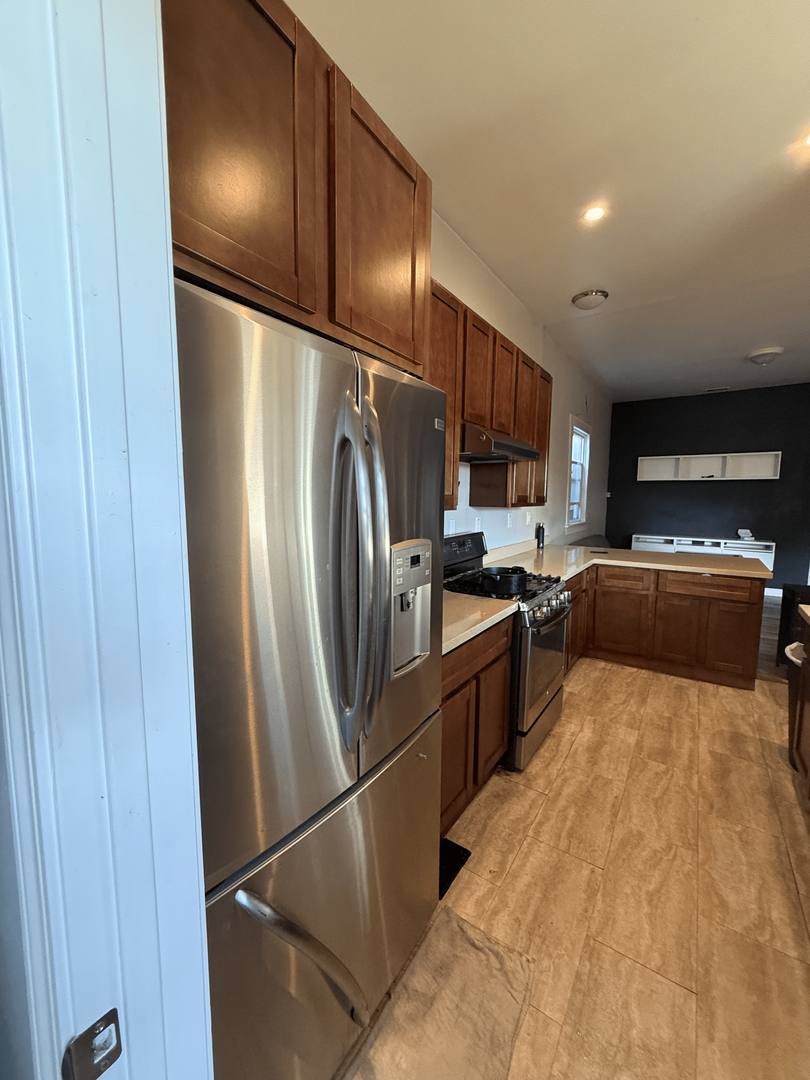 Apartment for rent at 2533 Filbert St, Oakland, CA 94607