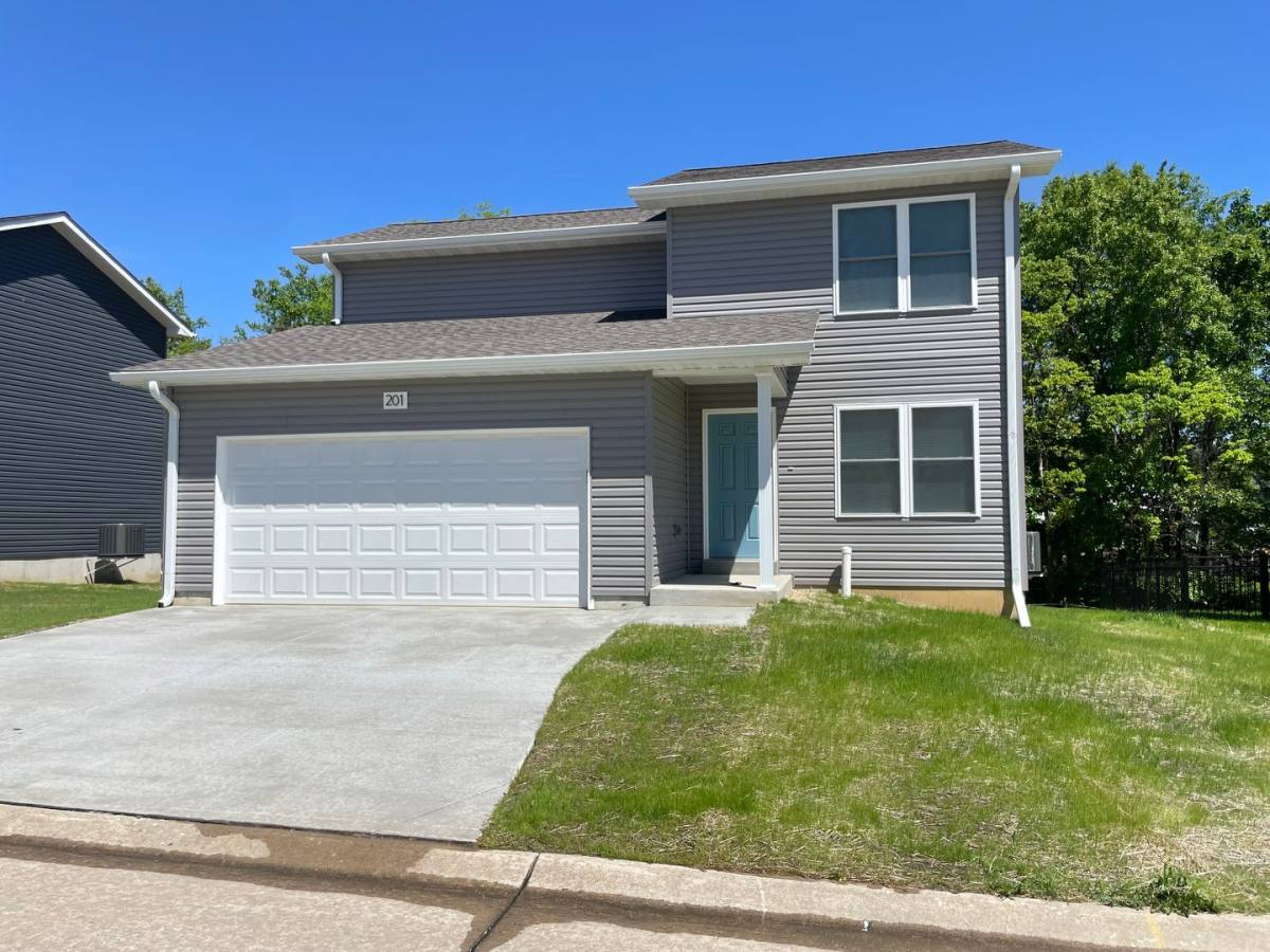 House for rent at 201 Equestrian Dr, Winfield, MO 63389