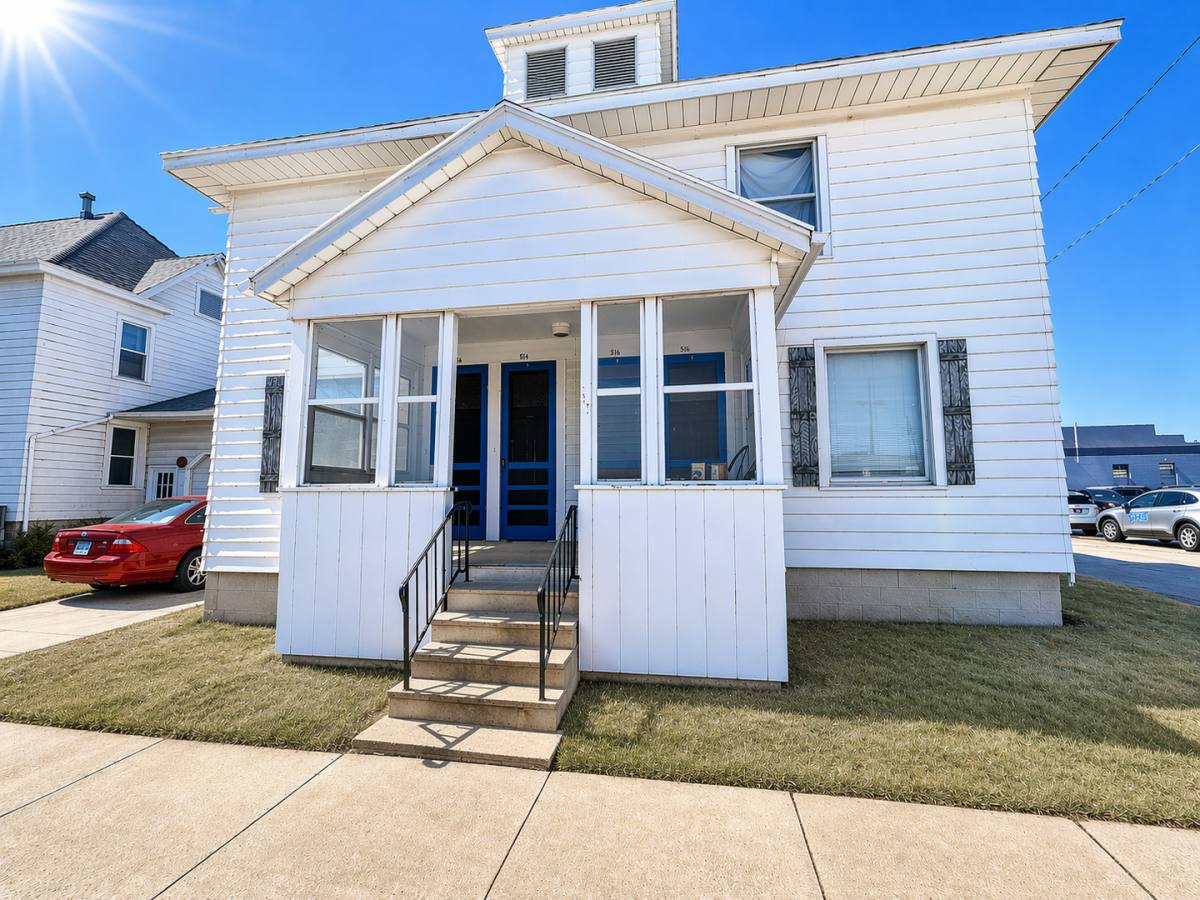 Apartment for rent at 516 - 518 W, Waterloo, IA 50701